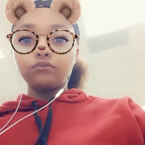 Meet your Posher, Miraa